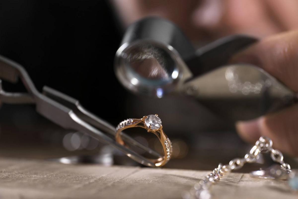 Pawn Shop Fashion Finds: How to Score Unique and Affordable Accessories