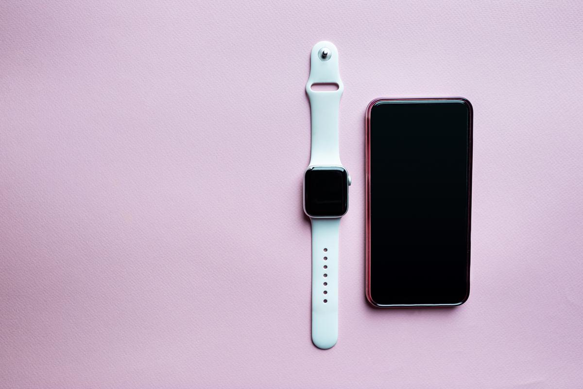 How to Prepare Apple Watch and iPhone for Pawn Shop